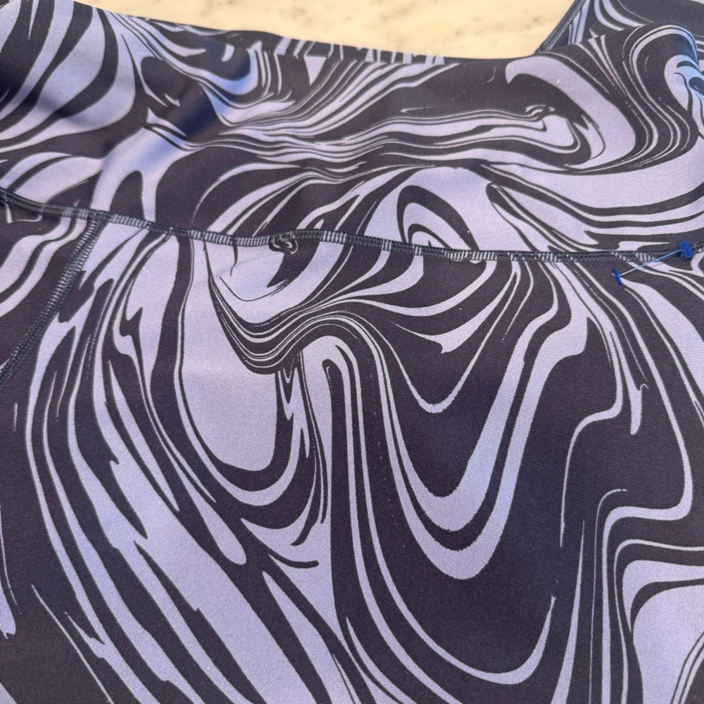 Under Armour Women 3X Compression Leggings Blue Black Swirl Marble Print Pockets - Picture 3 of 5